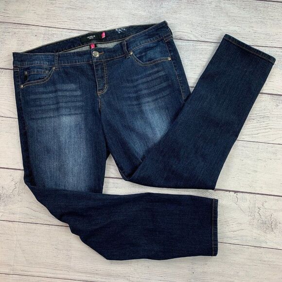 Torrid sz 20 Plus Jeans Straight Dark Wash Inseam 31.5" Stretch - Picture 1 of 9